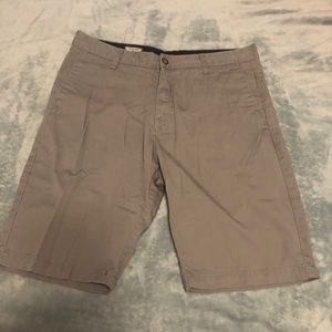 Volcom gray skater shorts 34